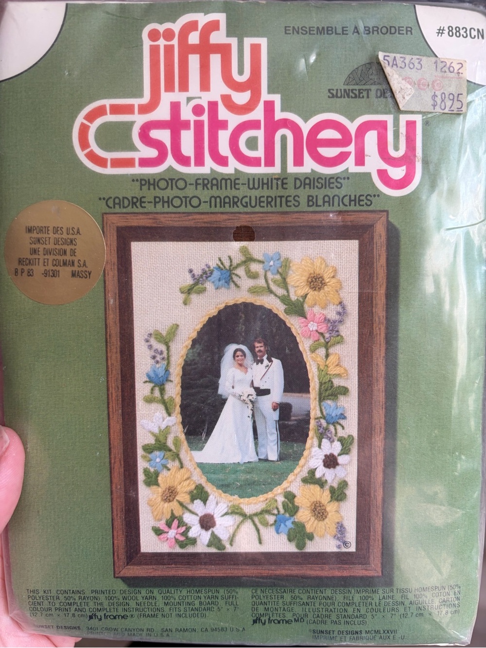 4/$100 Jiffy Photo Frame White Daisies Embroidery Kit - Green